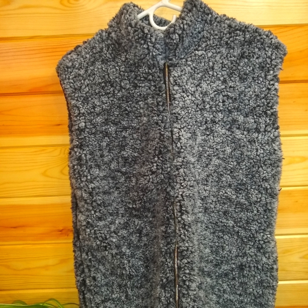 Sleeveless fluffy vest